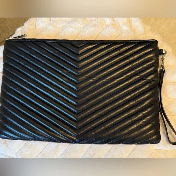 VGC/Excellent Yves Saint Laurent Black Chevron Clutch! COA included! - Picture 6 of 16